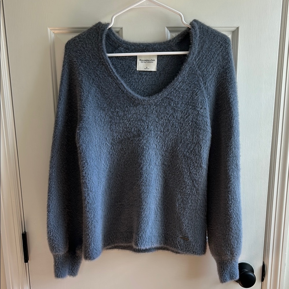 Abercrombie & Fitch Soft Gray V-Neck Sweater